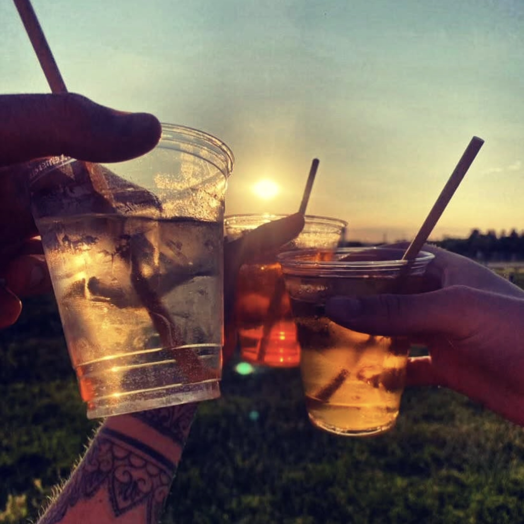 Küssbar — Drinks im Sonnenuntergang