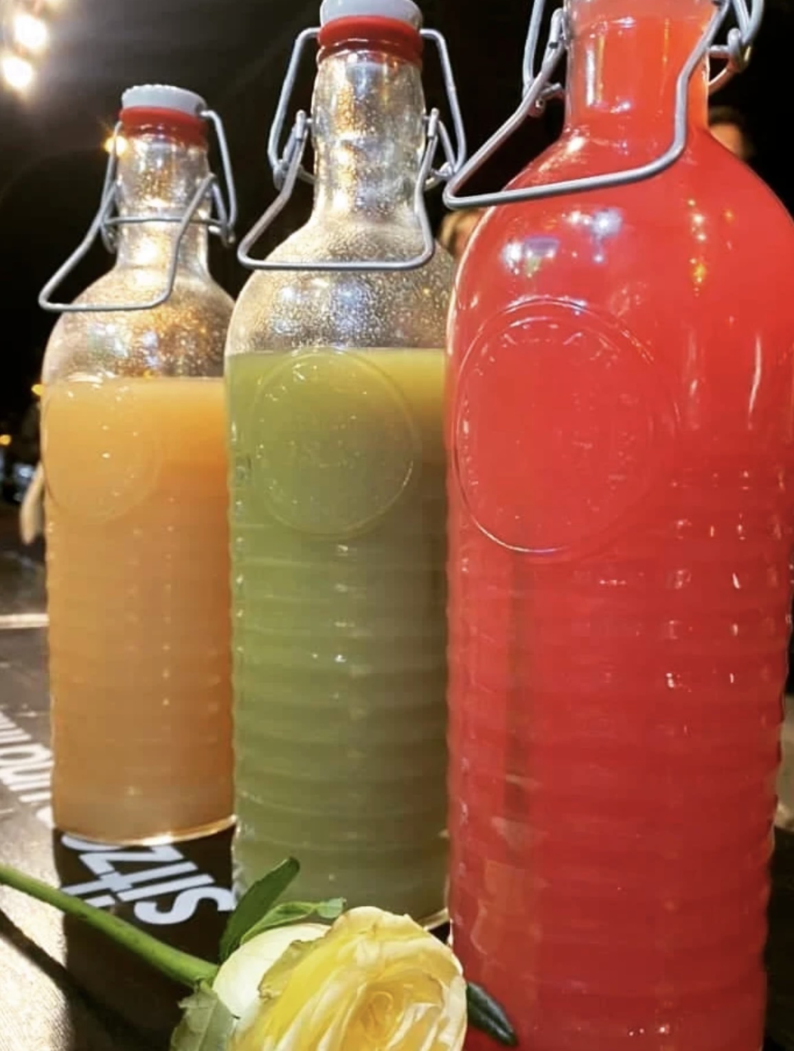 Küssbar Getränke in Bügelflaschen